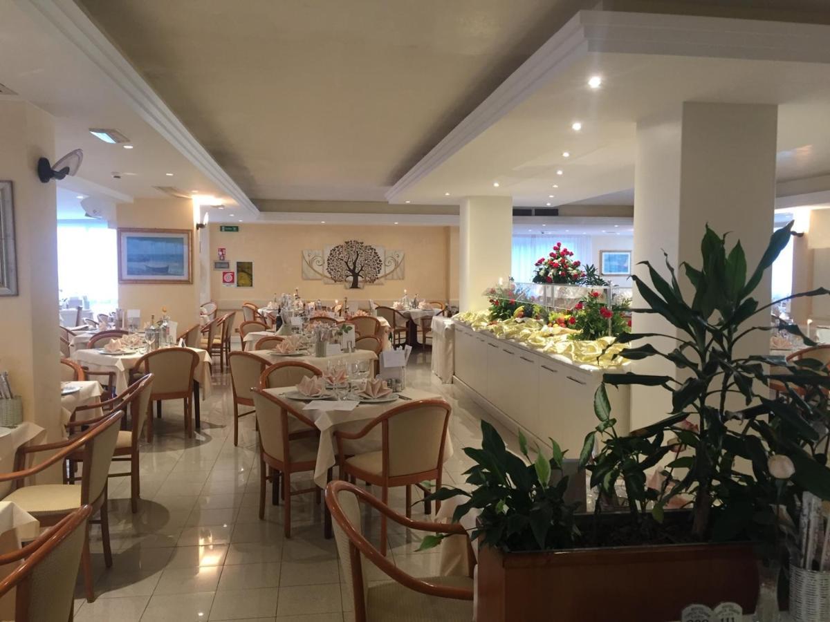 Hotel Conca Verde Lignano Sabbiadoro Kültér fotó